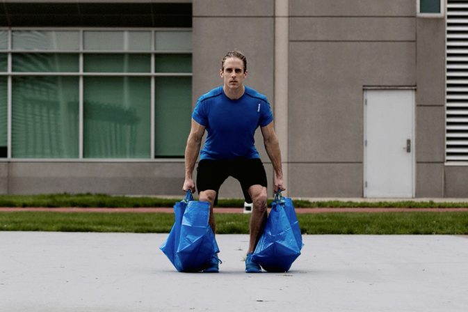 Den ikoniske blå IKEA taske er nu et must-have fitness værktøj