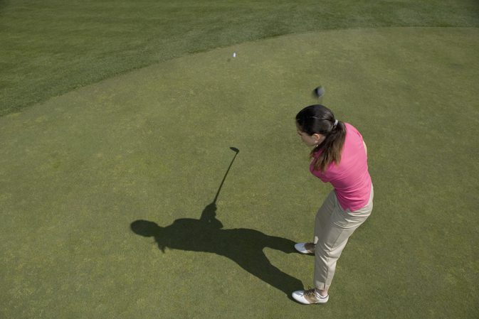 Vloga levega ramena v igri Golf Swing