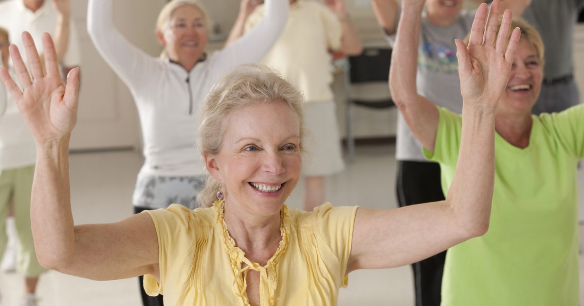 बुजुर्गों के लिए स्पाइन स्ट्रेच और साइनाटिका व्यायाम