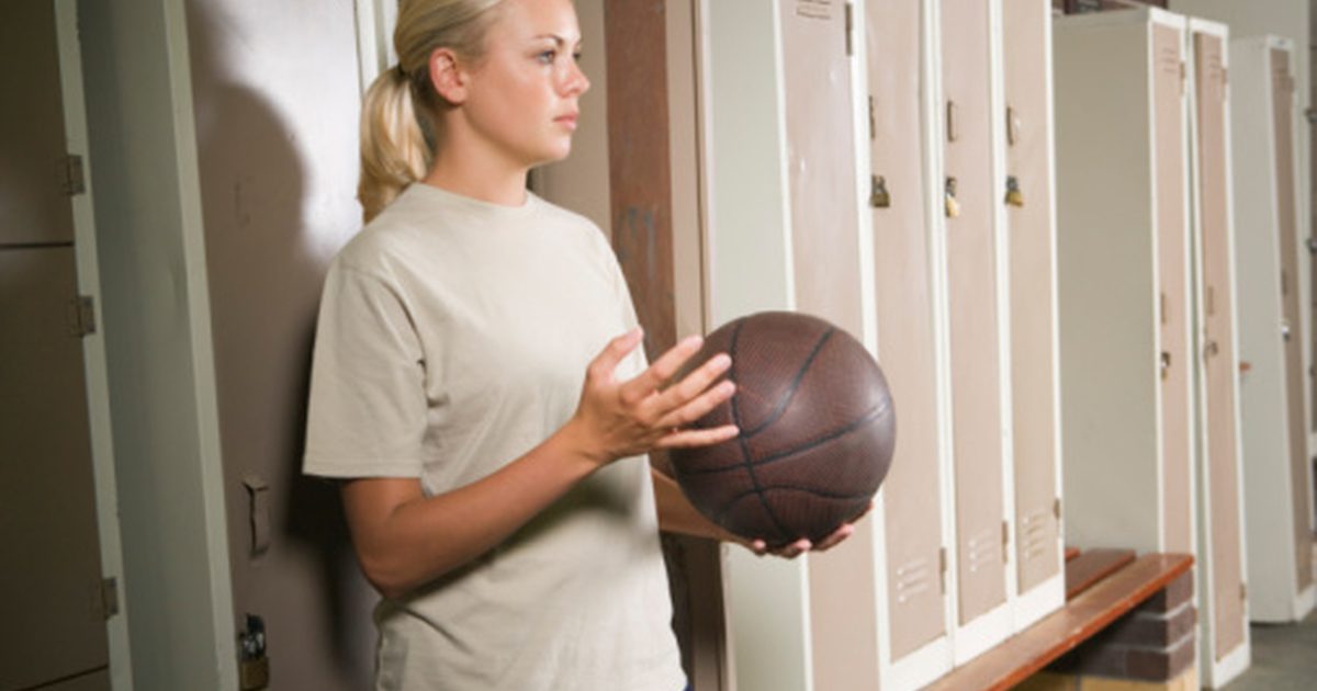 Station øvelser til High School Girls 'Basketball Tryouts