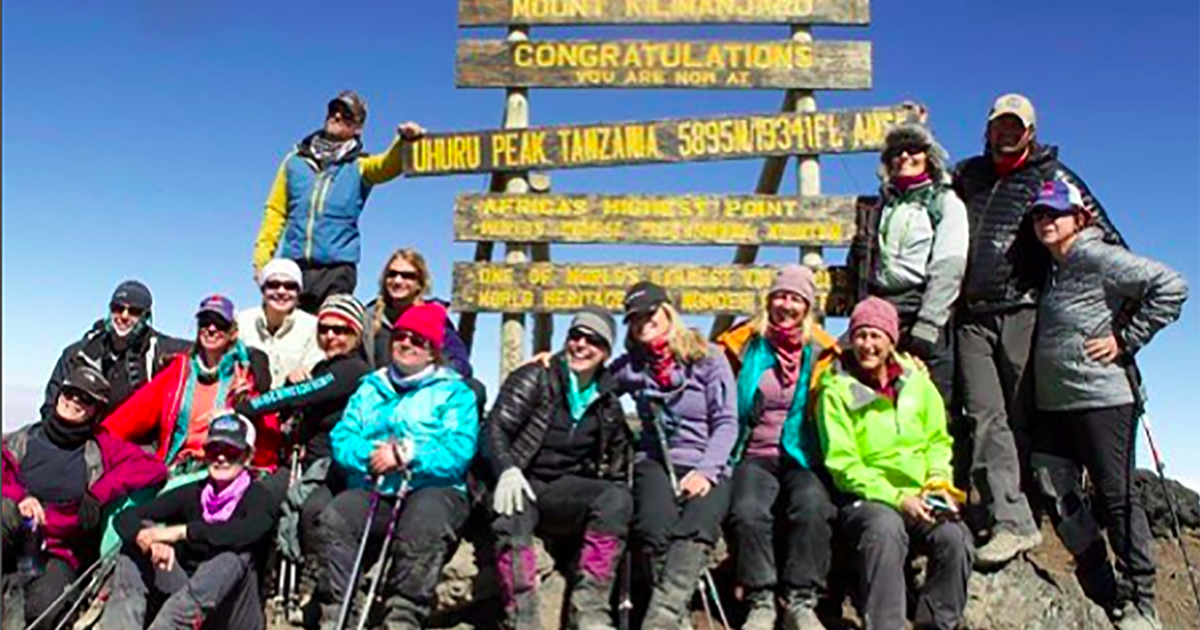 Эти женщины-бадассы делят то, что на самом деле нравится взбираться на гору. Килиманджаро