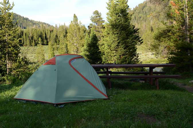 तम्बू कैम्पिंग जब शांत रहने के तरीके