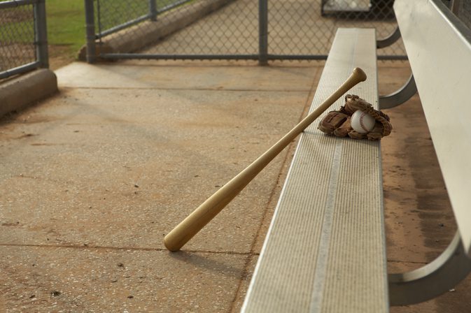 ما هي أبعاد خفاش البيسبول الخشبي؟