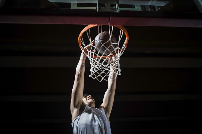 ما هي واجبات لاعب كرة السلة للمحترفين؟