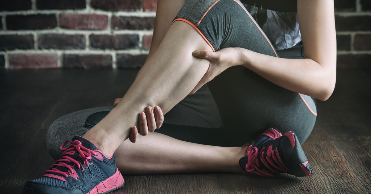 Hva forårsaker kiks i bena etter trening?