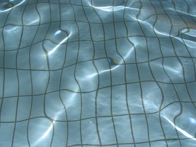 Jaká je alternativa k chloru v plaveckých bazénech?