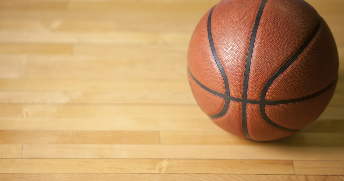 ما هو الفرق بين كرة السلة في الهواء الطلق & كرة السلة في الأماكن المغلقة؟