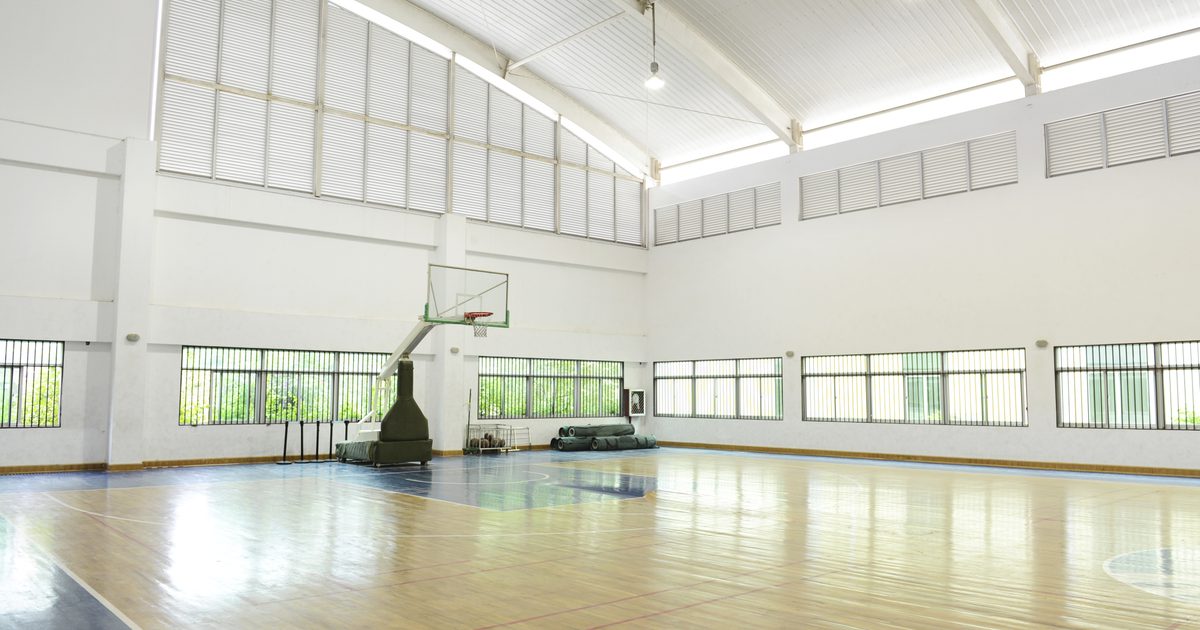 Каква е разликата между Frontcourt и Backcourt в баскетбола?