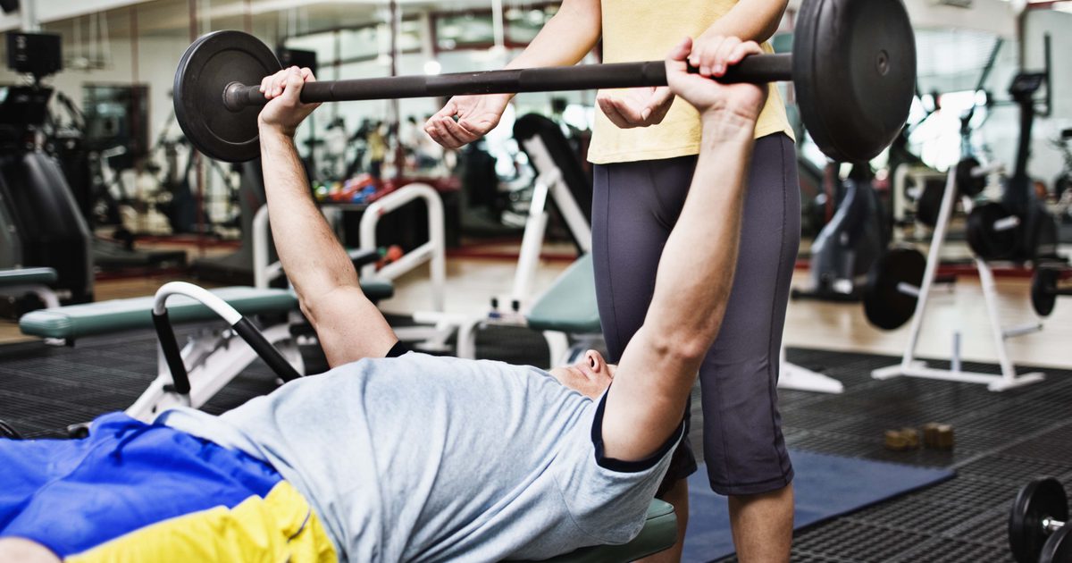 Hva er forskjellen mellom Powerlifting og Olympic Lifting Barbells?