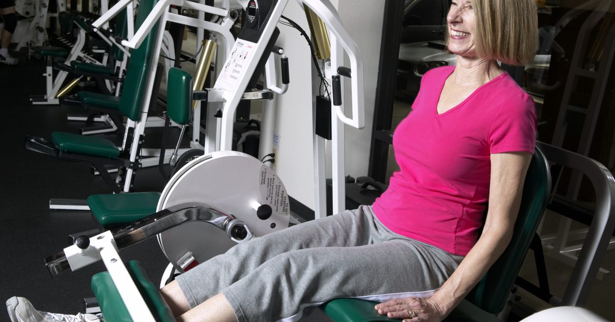 Jaký stroj pracuje na vašich vnitřních stehnech a nohách v tělocvičně?
