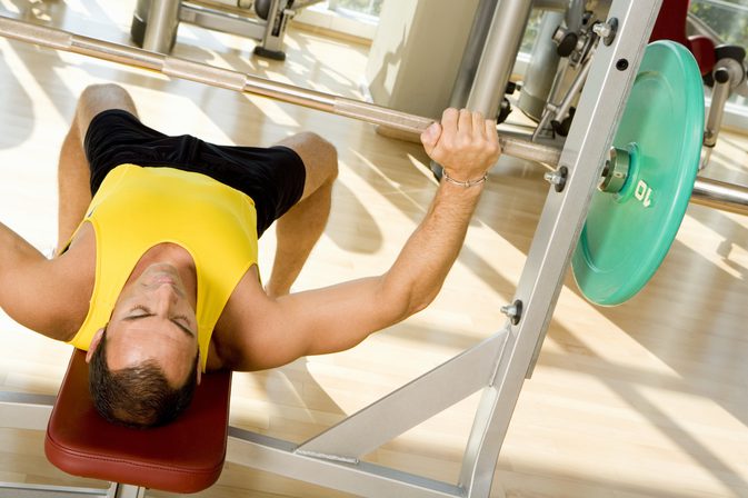 ما تستخدم الرياضة القوة العضلية والتحمل من الصدر؟