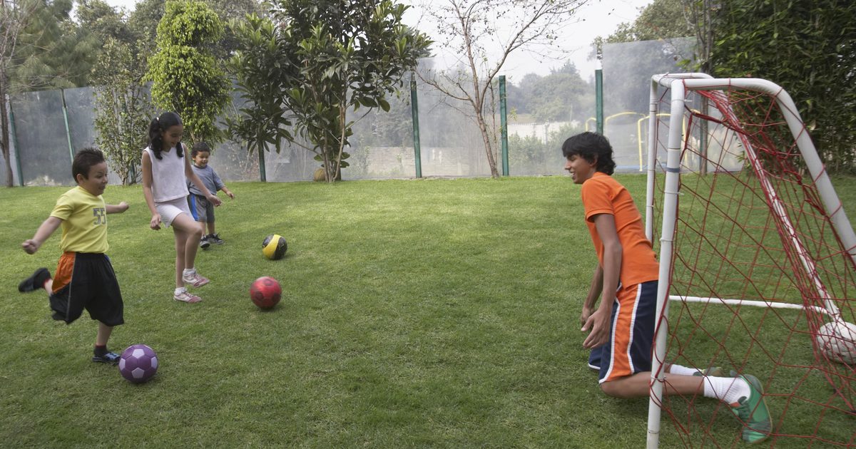 Wanneer bewegen kinderen naar maat 5 voetbalballen?