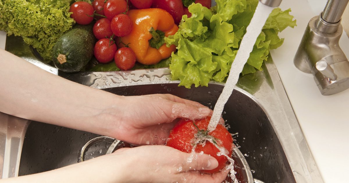 Hvorfor er det vigtigt at vaske grøntsager, før de spiser dem?