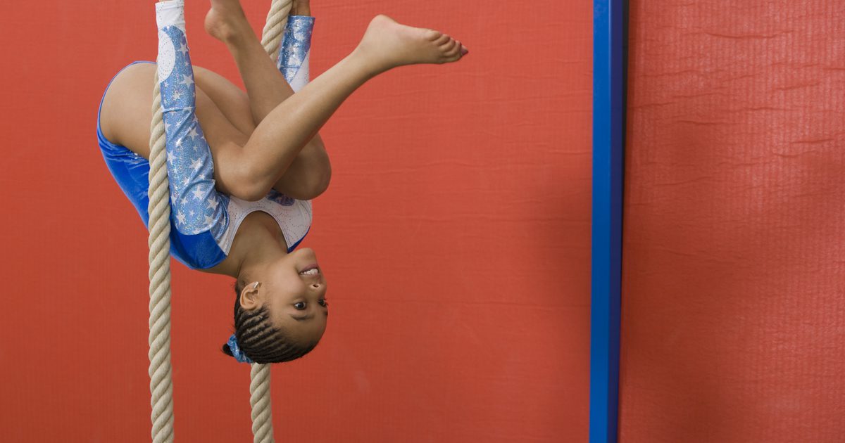 Защо има възрастова граница за гимнастичките на Олимпиадата?