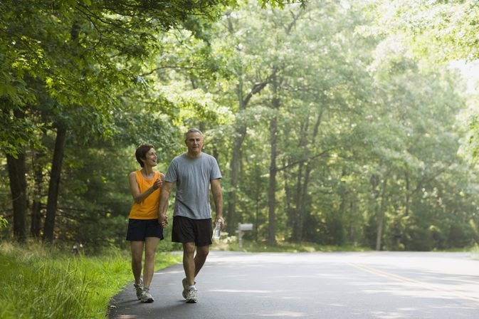 Gehen acht Meilen pro Tag helfen, Gewicht zu verlieren?