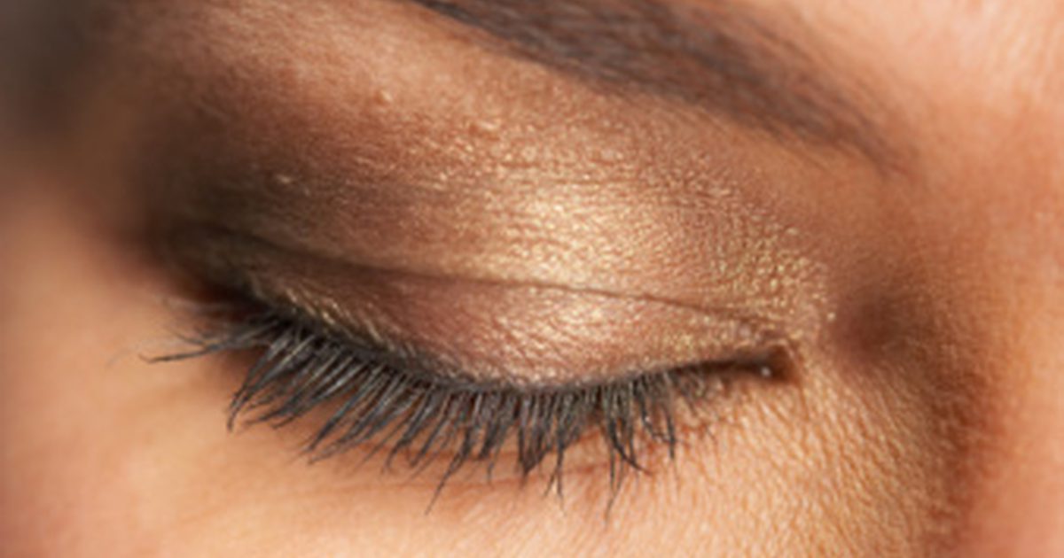 Hnedá pigmentácia očných viečok
