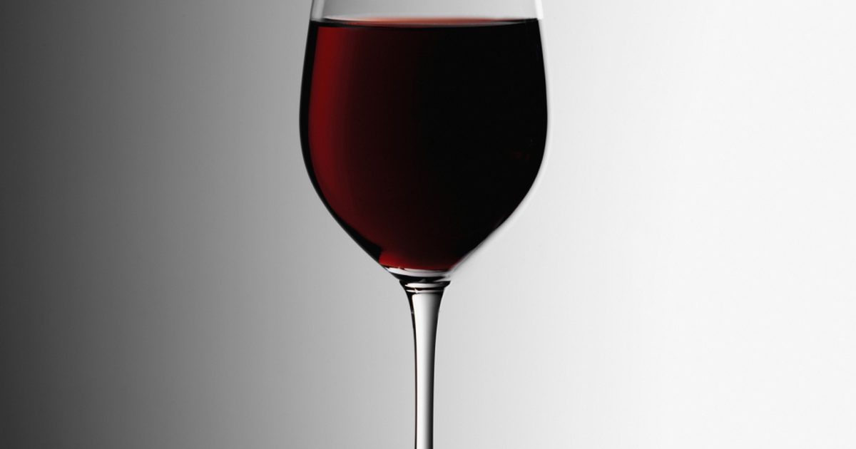 Ali lahko izgubite težo z pitno rdečo vino?