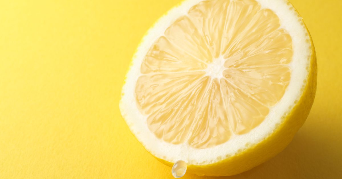 Czy picie soku z cytryny pomaga schudnąć?