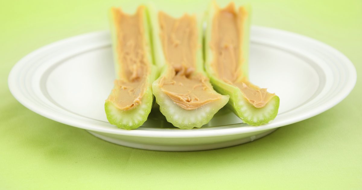 Ali jedo celijo s maslom iz arašidov, ki vam pomaga zmanjšati telesno težo?