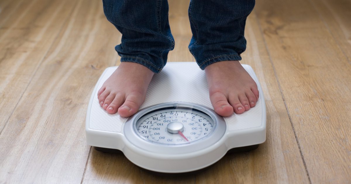 Дали недостигът на витамин причинява повишаване на теглото?