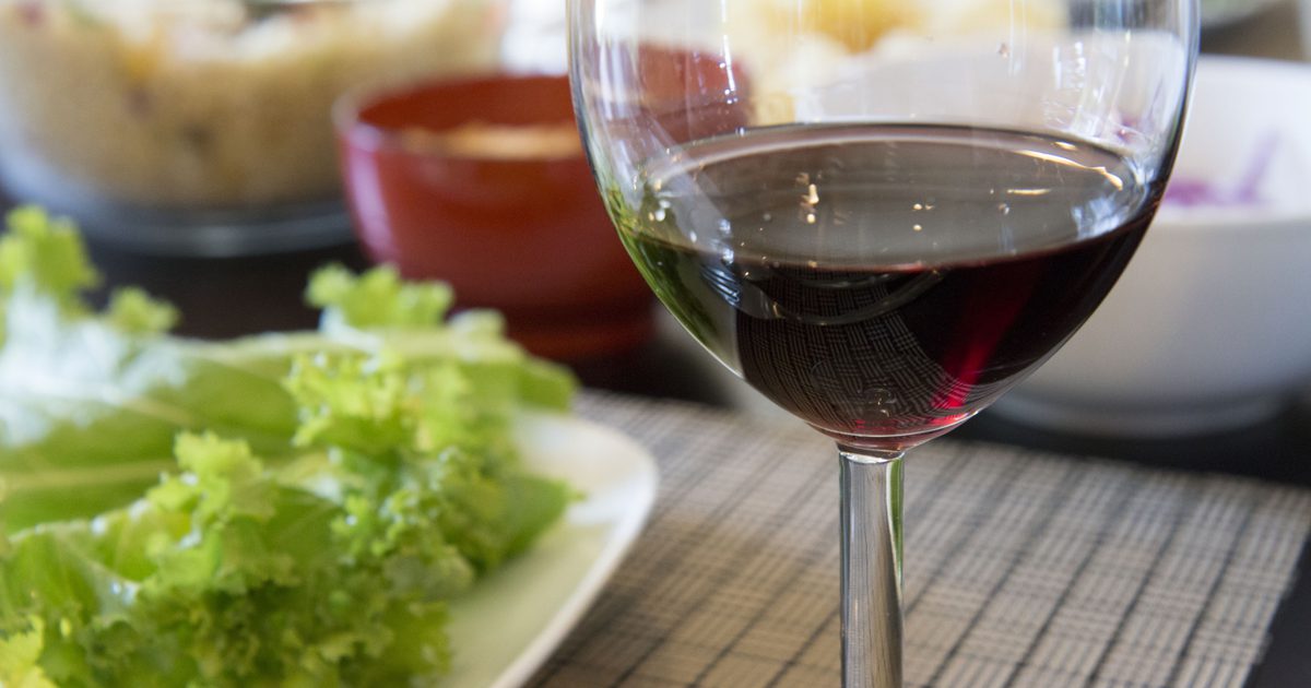 Питье вино и потеря веса