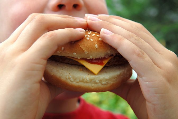 Hvordan påvirker en kost af fastfood det amerikanske sundhedsvæsen?