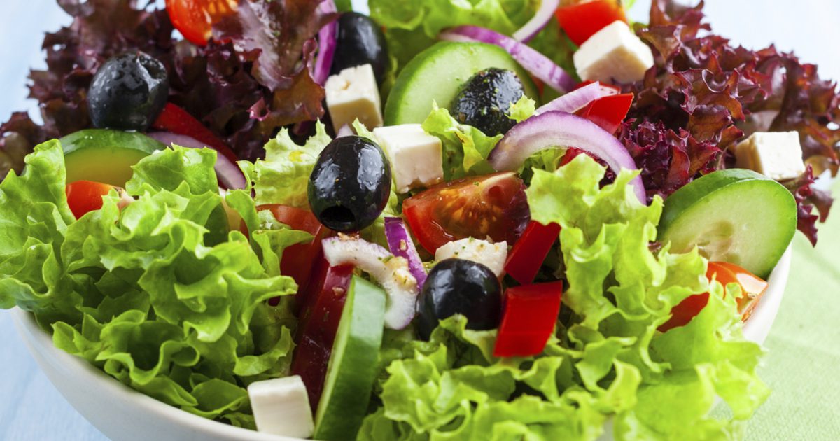 Hvor mye vekt kan du miste ved å drikke vann og spise salater?