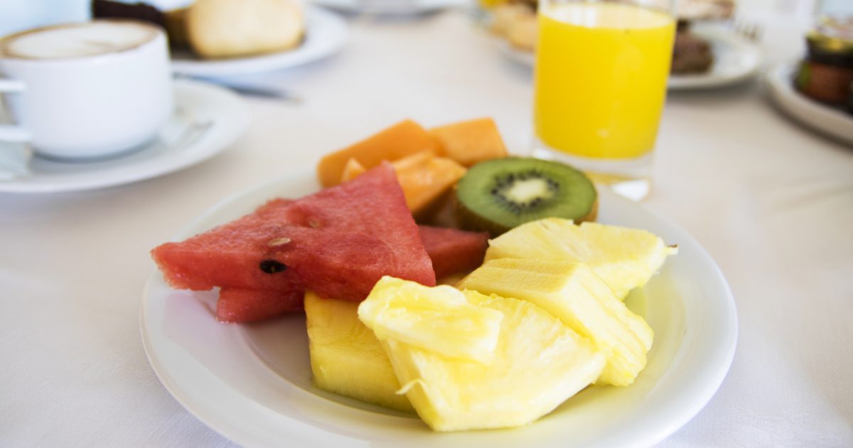 Hvordan spise frukt til frokost og lunsj for � miste vekt