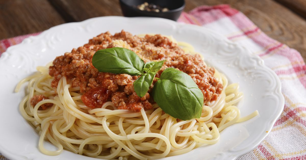 Jak naprawić spiekany sos spaghetti