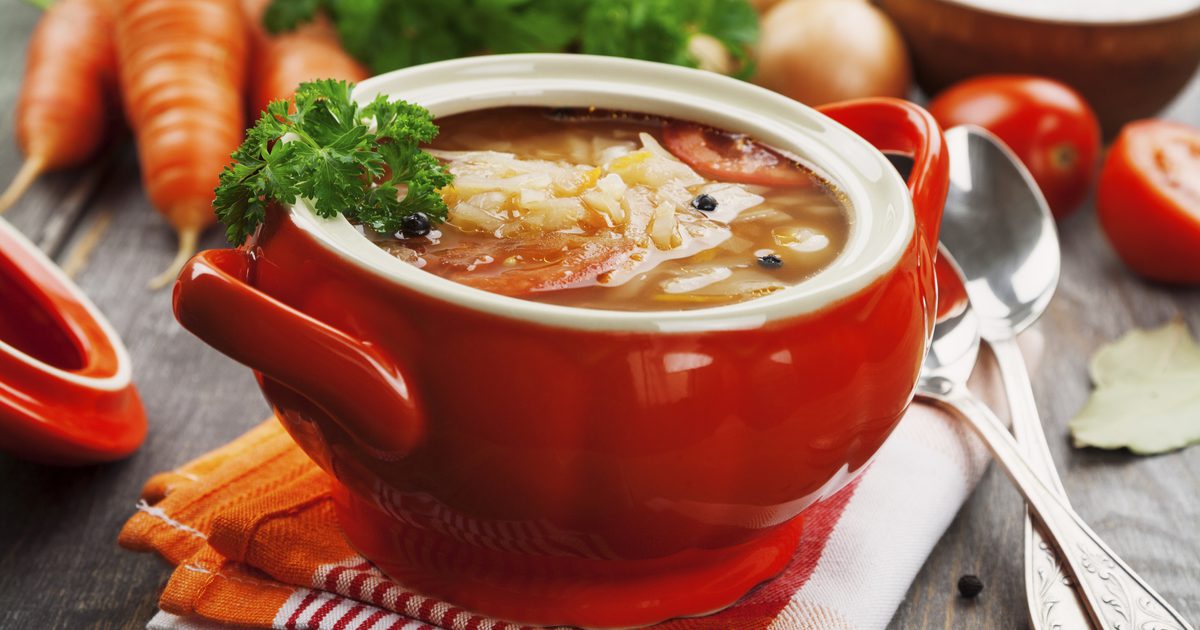 Как да използвате бавно готварска печка с диетата на зелената супа