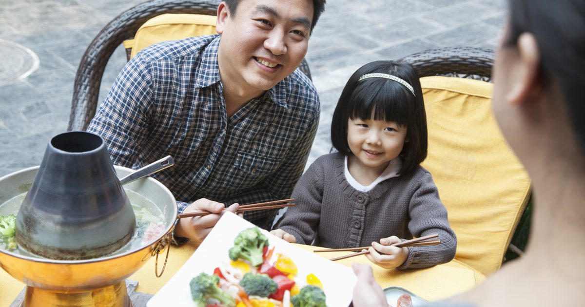 Ali naj imajo otroci in odrasli enake prehrane?