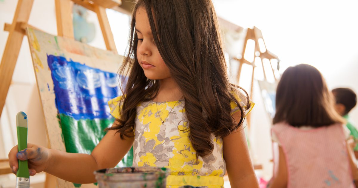 Kakšne so prednosti umetniških programov za otroke?