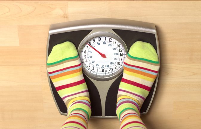 Hvad er en sund vægt for en 25-årig kvinde?