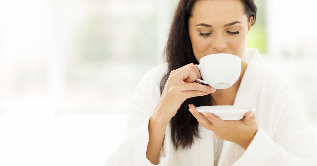 Czy powolny spadek masy kofeiny w indukcji Atkinsa?